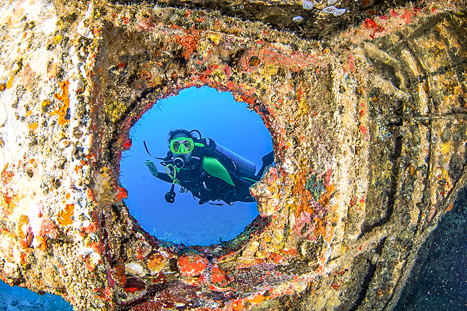 Shipwreck Diving